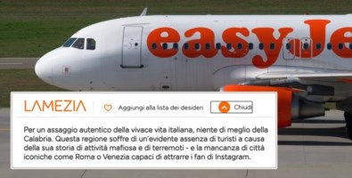Un aereo EasyJet e nel riquadro la descrizione della calabria che si trova sul sito ufficiale della compagnia